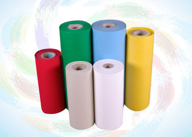 Branco 100% do deslizamento de Rolls da tela de tecelagem não da mobília de Spunbond do polipropileno anti/vermelho impermeável/verde